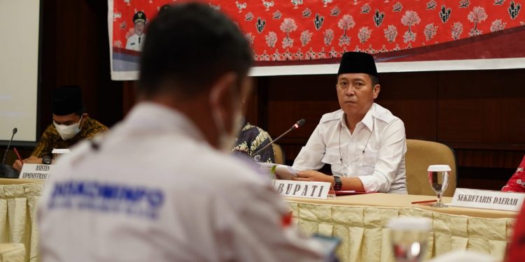 Iskandar Kamaru Buka Kegiatan Bimtek SIPP dan SP4N-LAPOR