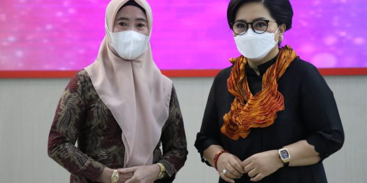 Rita Dondokambey-Tamuntuan Lantik Selpian Kamaru-Manoppo Nahkodai Dekranasda Bolsel