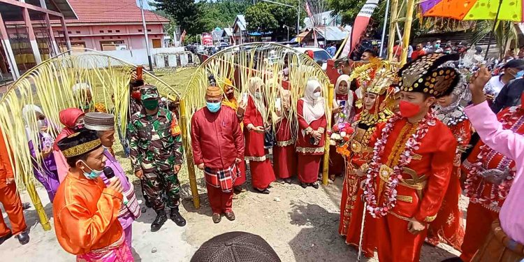 Moloopu Tradisi Adat Gorontalo