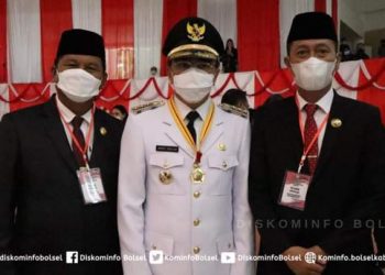 Iskandar – Deddy Hadiri Perlantikan Walikota dan Wakil Walikota Manado
