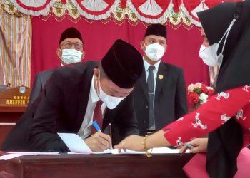 Bupati dan Wabup Hadiri Paripurna Penetapan Ranperda Pertangungjawaban APBD 2020