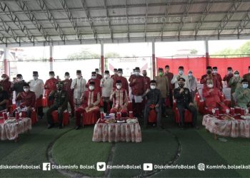 Gunakan Pakaian Adat, Pemkab Bolsel Mengikuti Upacara Hari Lahir Pancasila Secara Virtual