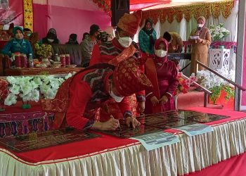 Bupati Tandatangani Prasasti Program P3-TGAI di Kecamatan Pinolosian Tengah
