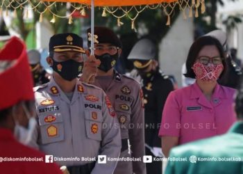 Kenal Pamit Kapolres Lama dan Baru, AKBP Ketut Suryana SIK Disambut Secara Adat