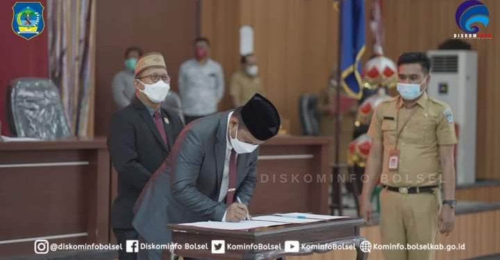 Wabup Hadiri Dua Agenda Paripurna DPRD Bolsel