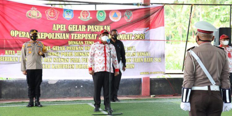 Polres Bolsel Gelar Apel Pasukan dan Musnahkan Ratusan Liter Miras