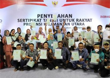 Jokowi Bagikan 13.455 Sertifikat Untuk Warga Kaltara