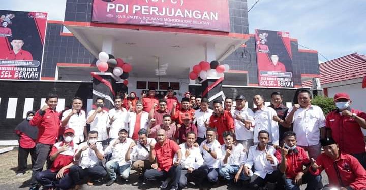 DPC PDIP Bolsel Gelar Upacara Peringati Hut PDIP ke 49 Tahun