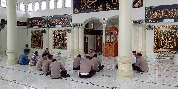 Perkuat Iman Personil Polres Bolsel Ikut Bintal