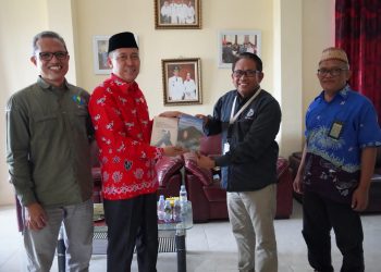 Peduli Akan Konservasi Alam dan Satwa, Bupati Bolsel Diganjar Pengharhaan dari KLH