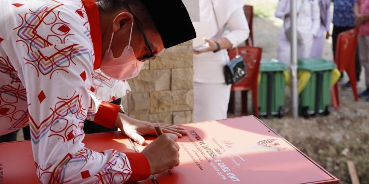 Bupati Iskandar Resmikan Sejumlah Fasilitas Vital di RSUD Bolsel