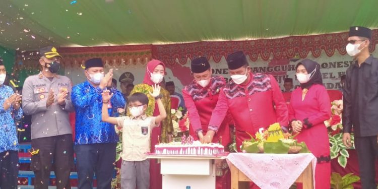 Rayakan HUT ke-19 Kecamatan Posigadan, Ini yang Disampaikan Bupati Iskandar Kamaru