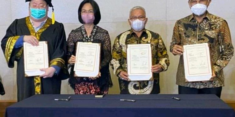 Seriusi Triple Helix, Wabup Bolmut Teken MoA Bersama KementrianPPN/Bappenas, Unsrat dan CQU Australia