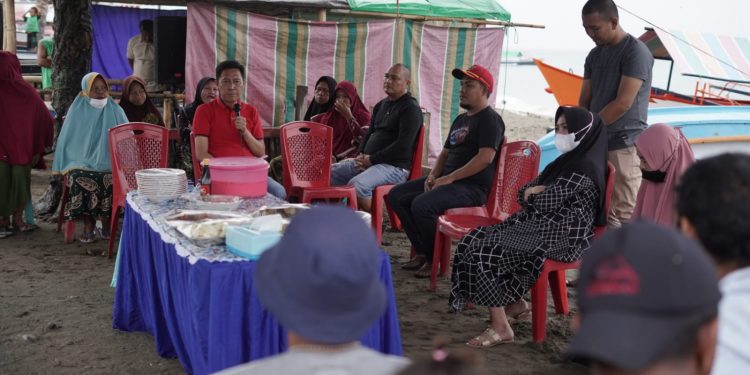 Akhir Pekan, Bupati Bolsel Quality Time Bersama Masyarakat Desa Pintadia