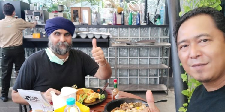 Bertemu Pengusaha, Donny Pangau Ceritakan Potensi Kelapa di Bolmut