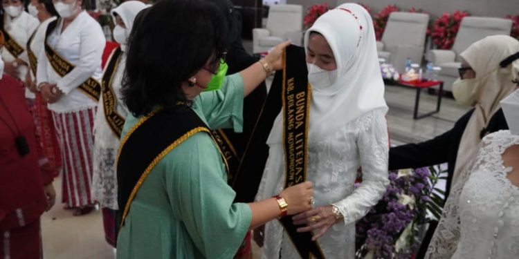 Selpian Kamaru-Manoppo Dikukuhkan Jadi Bunda Literasi Kabupaten Bolsel