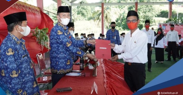 Bupati Serahkan SK PPPK Guru dan Fungsional di Lingkungan Pemkab Bolsel