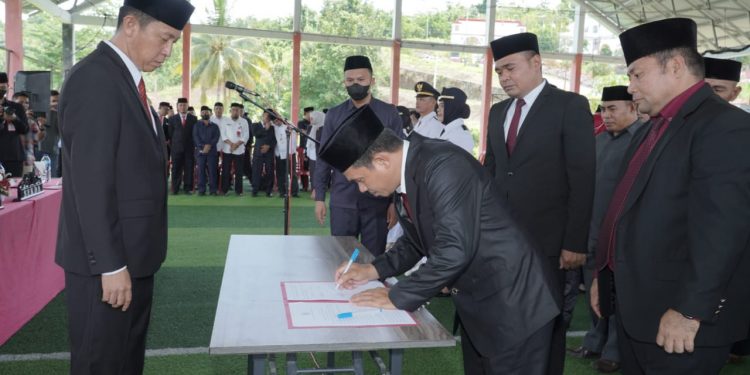 Iskandar-Deddy Lantik 122 Pejabat di Lingkungan Pemkab Bolsel