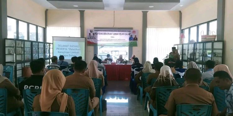 Puluhan Warga Bolmut Ikut Pelatihan Kerajinan Limbah Kelapa Dalam