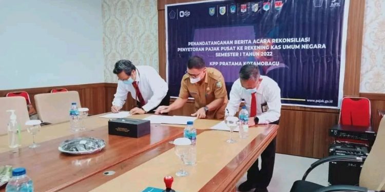 Pemkab Bolmut Setor Rp 4,1 Miliar PPh dan PPN ke Kas Negara