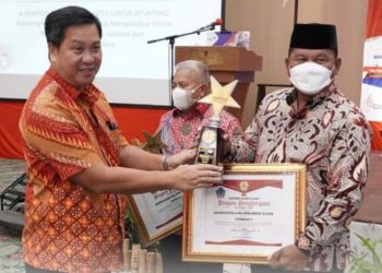 Komitmen Turunkan Angka Stunting dan Pelayanan KB Pemkab Bolsel Diganjar Juara dan Penghargaan