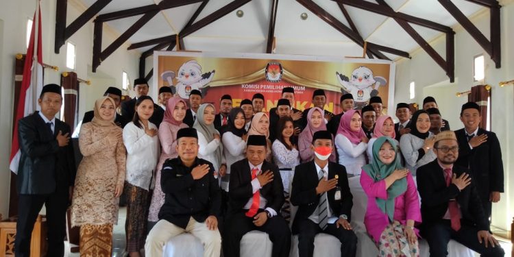 KPU Bolmut Lantik 30 Orang Panitia Pemilihan Kecamatan Pemilu 2024