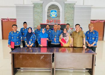 Pejabat dan Staf di Lingkungan Sekretariat DPRD Bolsel Tandatangani Pakta Integritas 2023