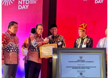 Hadiri NTBs, Bupati Iskandar Kamaru Terima Sertifikat Bolsel Bebas Frambusia dari Kemenkes-RI