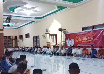 Wabup Deddy Abdul Hamid Hadiri Peringatan Isra Mi’raj 1444 H di Desa Pinolosian