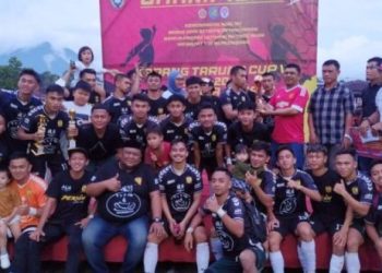 Ketua DPRD Kotamobagu Meiddy Makalalag Tutup Kegiatan Turnamen Sepakbola Karang Taruna Cup V 2023 Poyowa Besar
