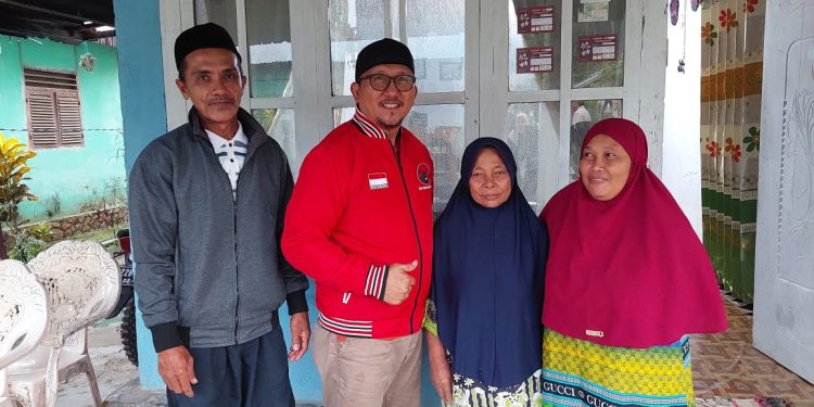 Ketua DPRD Bolsel Berbagi Berkah Ramadhan dengan Masyarakat Onggunoi Selatan