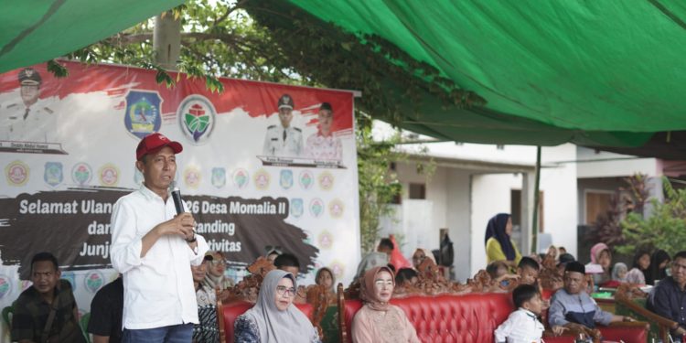 Peringati HUT Ke-26 Desa Momalia II, Bupati Iskandar Kamaru Resmi Buka Pertandingan Sepakbola Mini