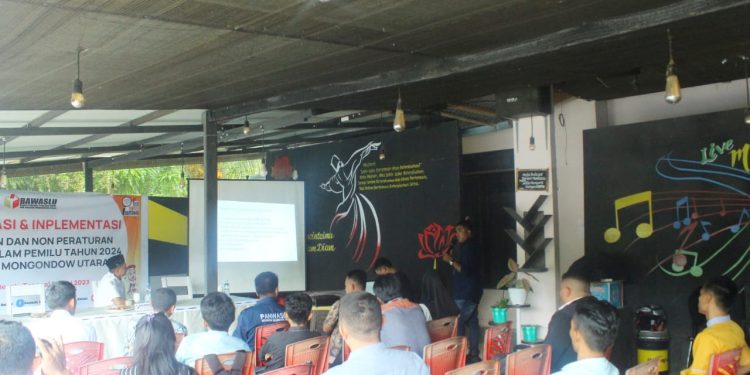 Tingkatkan Kapasitas Badan Adhock, Bawaslu Bolmut Gelar Sosialisasi dan Implementasi Peraturan Pemilu dan Non Peraturan Pemilu