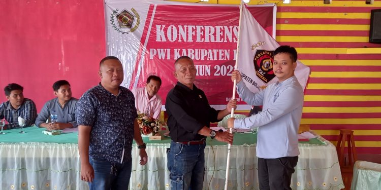 Sukses Gelar Konfercab II, Viko Karinda Resmi Nahkodai PWI Kabupaten Bolsel
