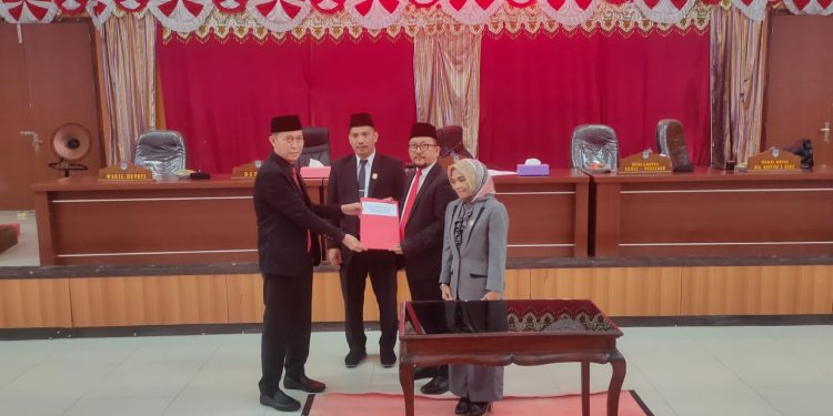 Dalam Paripurna Tahap II, DPRD Bolsel Sahkan Rancangan KUA-PPAS Tahun Anggaran 2024