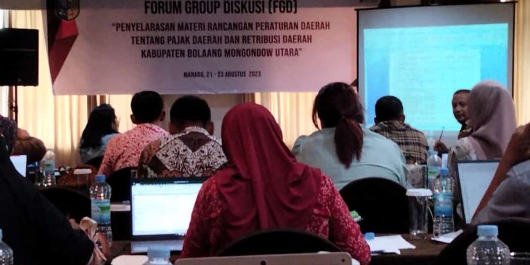 Pansus I DPRD Bolmut Ikut FGD Penyelarasan Materi Ranperda Pajak Daerah dan Retribusi Daerah