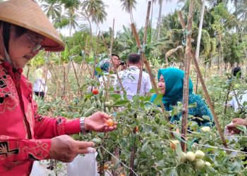 Ketua DPRD Bolmut Apresiasi Inovasi Emak-emak Desa Busisingo