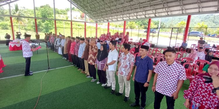 Bupati Bolsel Iskandar Kamaru Kukuhkan Pengurus FKDM Tingkat Kecamatan