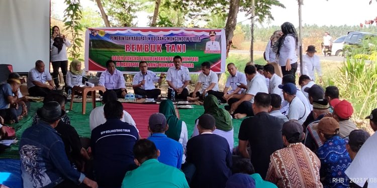 Pj Bupati Bolmut Buka Rembuk Tani Kecamatan Bintauna-Sangkub
