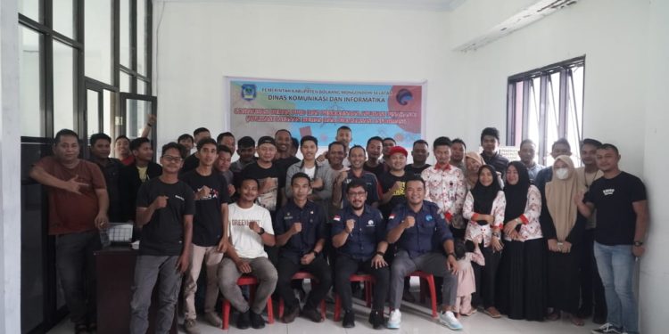 Diikuti Para Awak Media, Diskominfo Bolsel Gelar Sosialisasi Peran PPID dan Penggunaan Aplikasi PINAHANGI