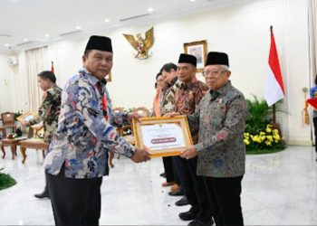 Diserahkan Oleh Wapres KH Ma’ruf Amin, Wabup Bolsel Terima Dana Insentif Fiskal Pengentasan Kemiskinan 2023