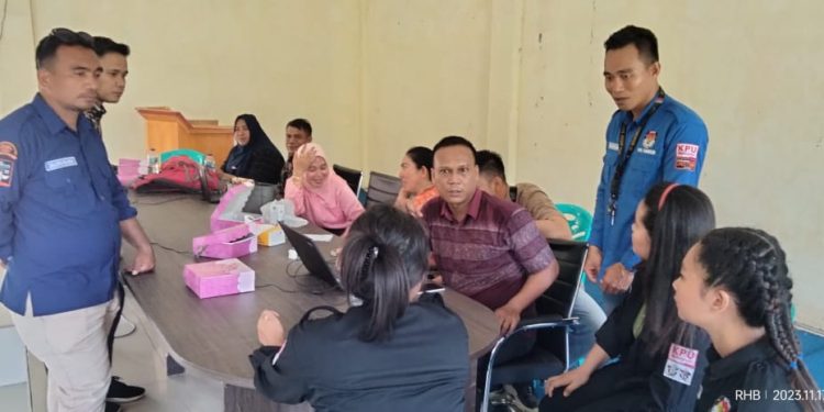 KPU Bolmut Gelar Monitoring dan Evaluasi Layanan DPTb di Dua Kecamatan