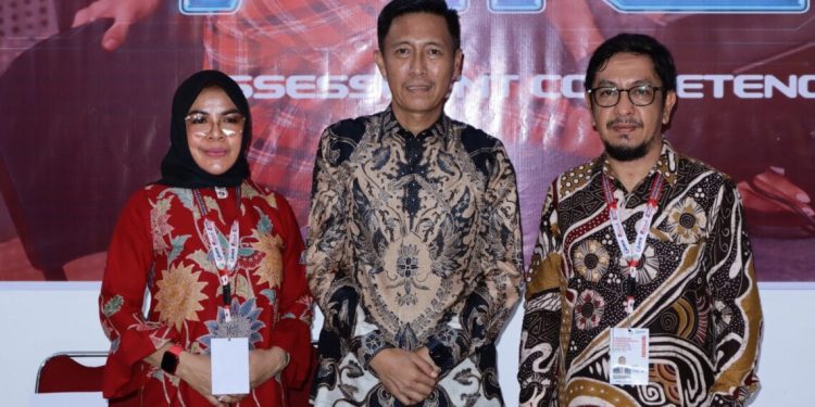 Dimentori Langsung Oleh Bupati, Rante Hatani dan Aldy Gobel Sukses Laksanakan Seminar PKN II