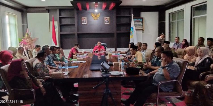 Pj Bupati Bolmut Ajak Pimpinan Organisasi Perangkat Daerah Bekerja Sungguh-Sungguh