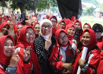 Luar Biasa, Ribuan Emak-emak Padati Kampanye Yasti Soepredjo Mokoagow di Tiga Titik di Bolmong