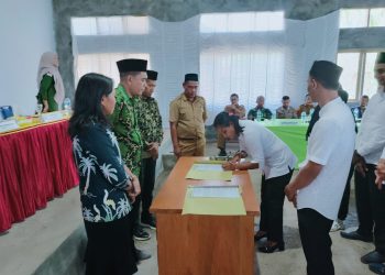 Panwascam Bintauna Lantik 45 Orang Pengawas TPS