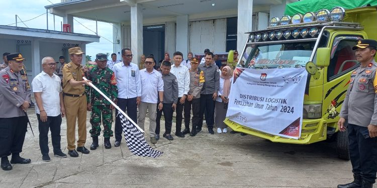 Dilepas Bupati, KPU Bolsel Mulai Distribusikan Logistik Pemilu 14 Februari 2024