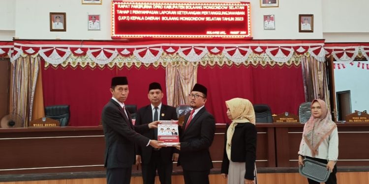 Dalam Paripurna LKPJ, Bupati Iskandar Kamaru Paparkan Capaian Pemda Selang Tahun 2023