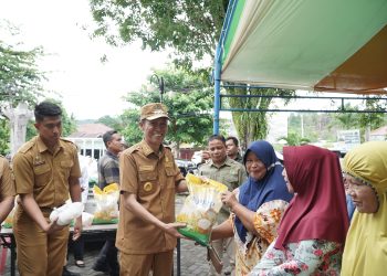Disambut Antusias Warga, Bupati dan Wabup Bolsel Buka Gerakan Pangan Murah Jelang Idul Fitri