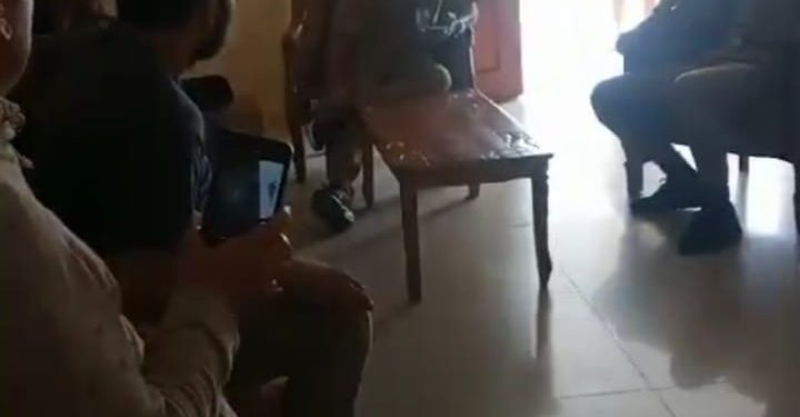 Datangi Kantor Camat, Warga Minta Sikap Camat Bintauna Soal Sangadi Batulintik
